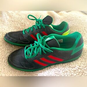 Adidas Mexico world cup Men's size 8.5. Good condition!
